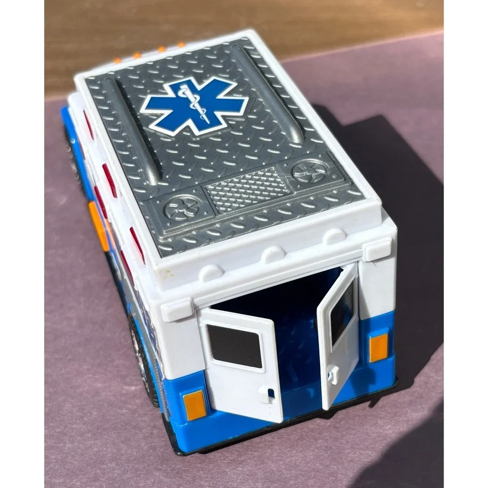Ambulance with Sound effects Dickie Toys Emergency Rescue Vehicle‎ action